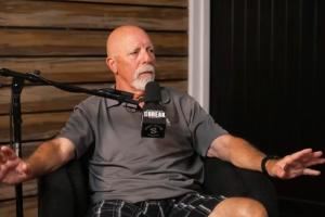 前湖人训练师：奥尼尔曾经逼我看他擦过屁股的纸 还扔到我脸上