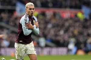 天空体育记者：罗杰斯在与维拉谈判续约到2031年